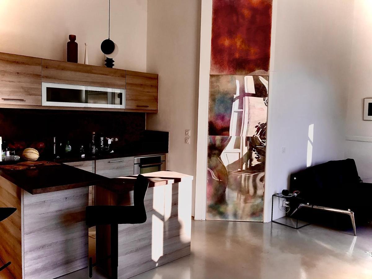 Appartement A La Roquette, Dans L'Hotel De Divonne, Classe. Arles Exteriör bild