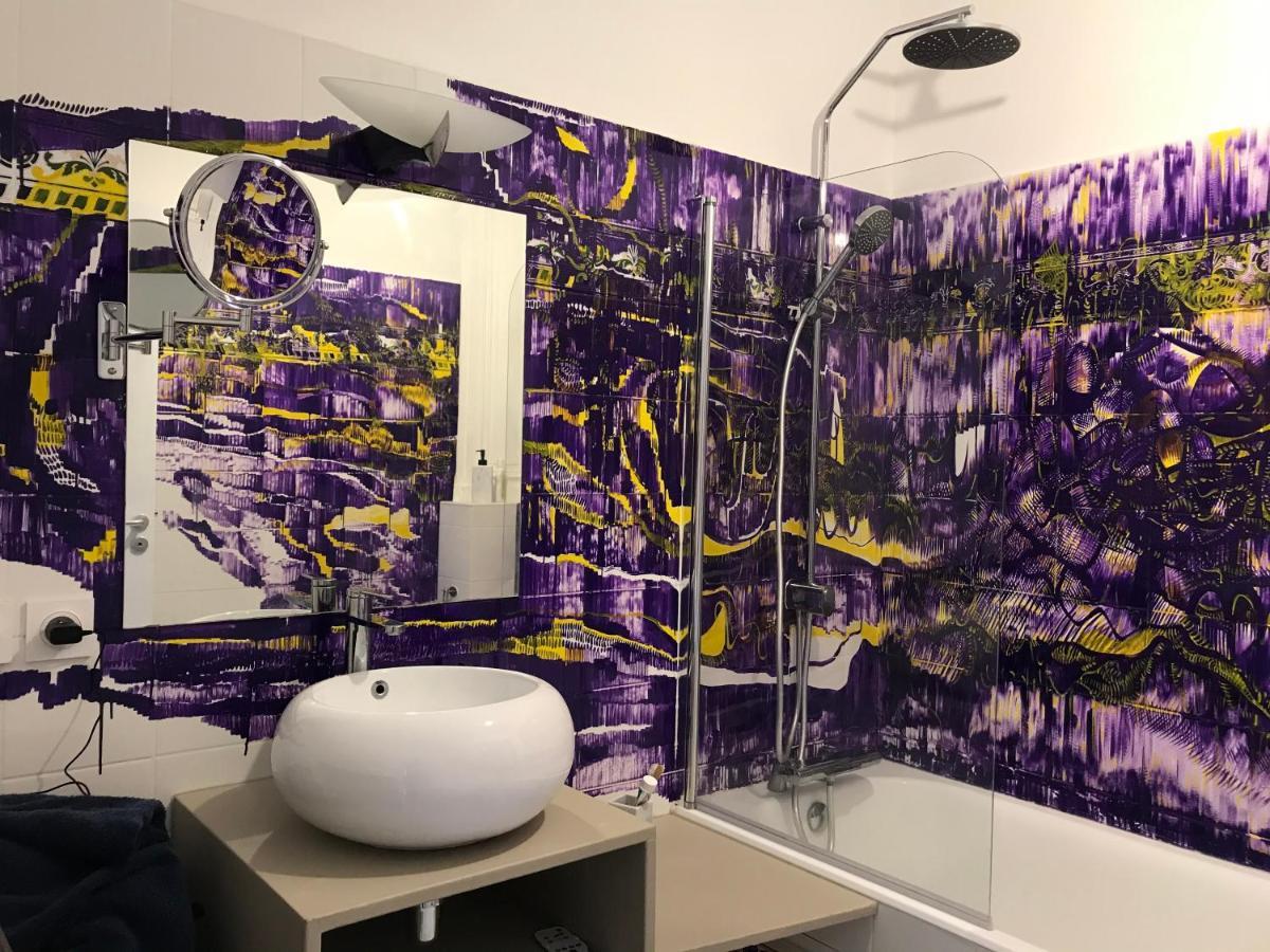 Appartement A La Roquette, Dans L'Hotel De Divonne, Classe. Arles Exteriör bild