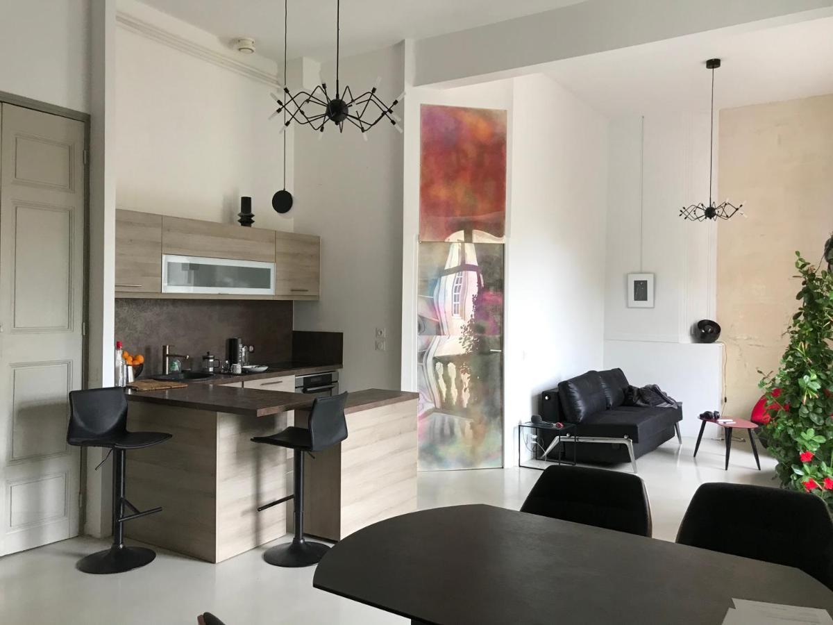 Appartement A La Roquette, Dans L'Hotel De Divonne, Classe. Arles Exteriör bild
