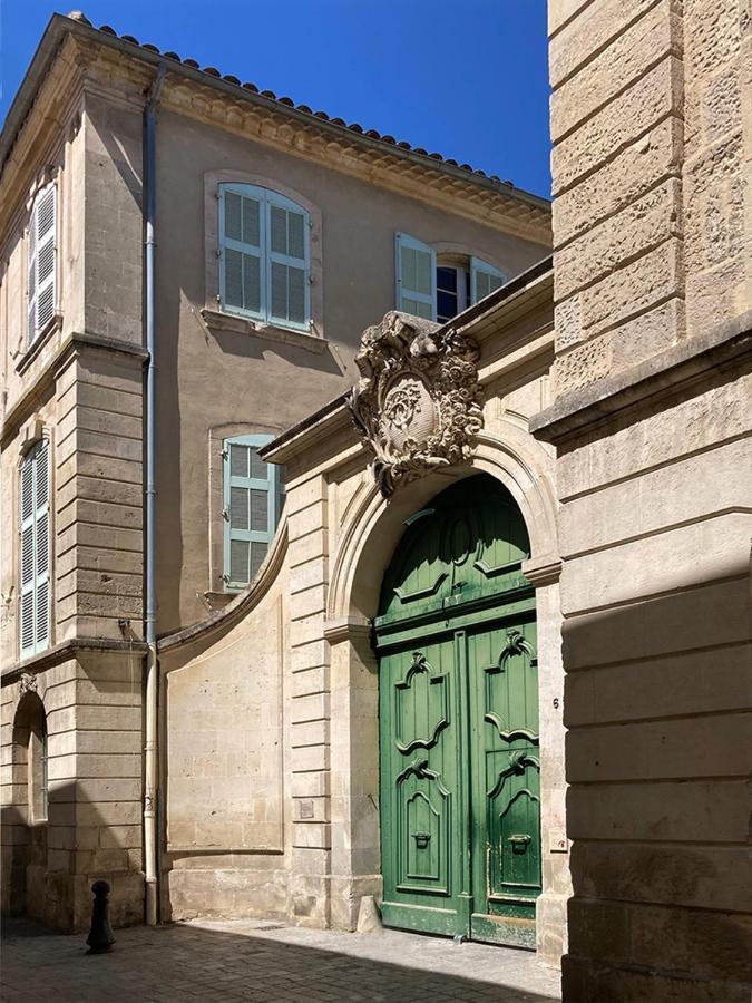 Appartement A La Roquette, Dans L'Hotel De Divonne, Classe. Arles Exteriör bild